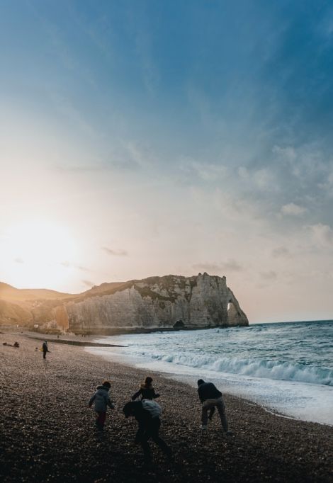 normandy-family-etretat