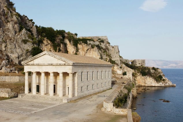 ancien bâtiment en pierre en grèce