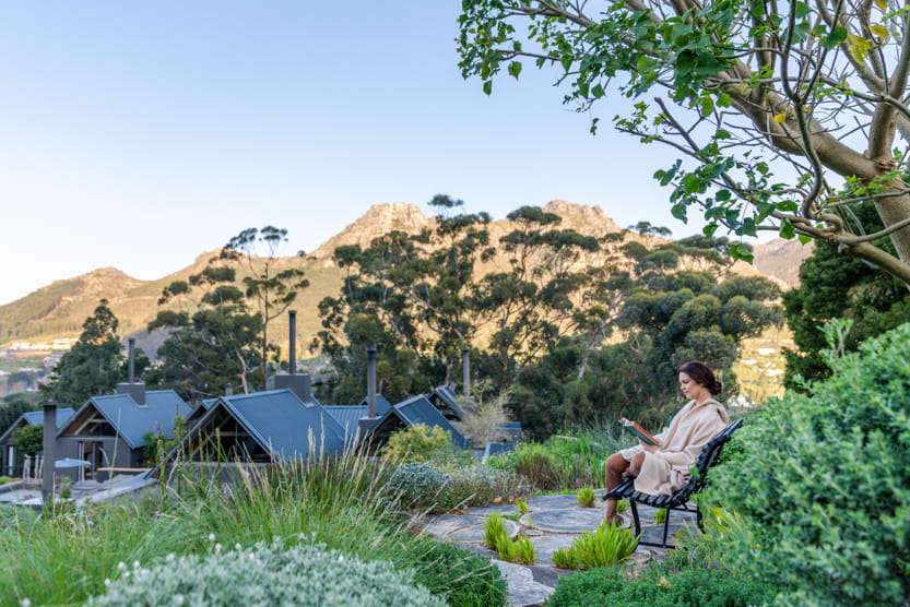 villa-fynbos-cape-town-garden-reading-min