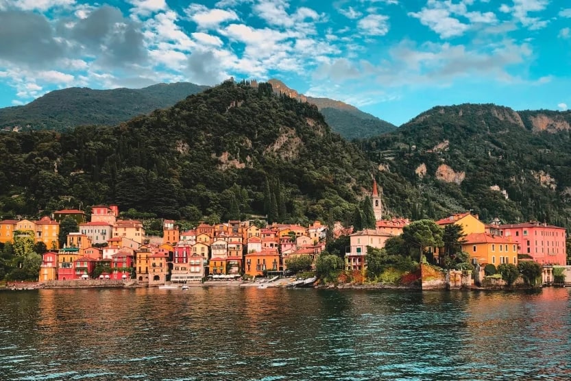 Italy-in-October-lake-como-min