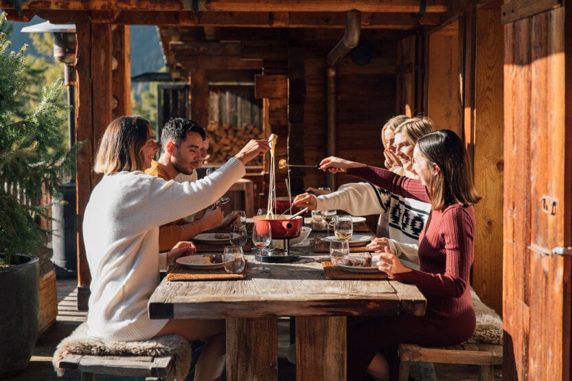 Skiing-at-Christmas-fondu