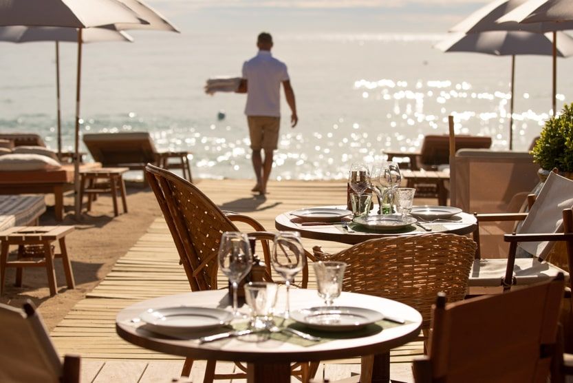 beach-bars-st-tropez-la-reserve-a-la-plage-min