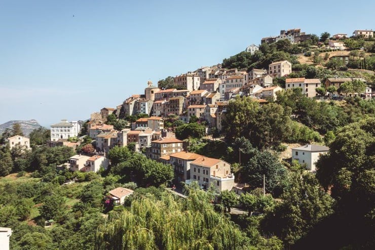 best-areas-in-corsica-village-min