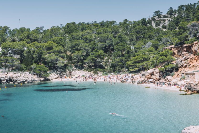 best-beaches-for-water-sports-ibiza-snorkel-cala-salada-min