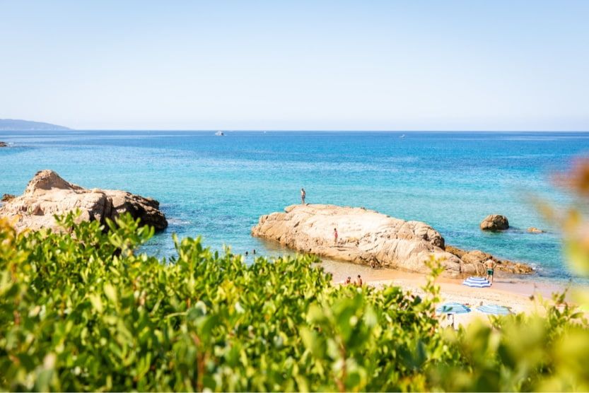 best-beaches-south-corsica-sea-rocks