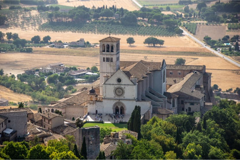 best-places-to-visit-italy-august-assisi-min