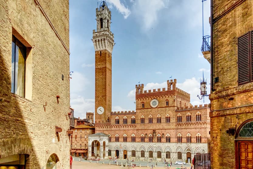 best-places-to-visit-italy-august-siena-min