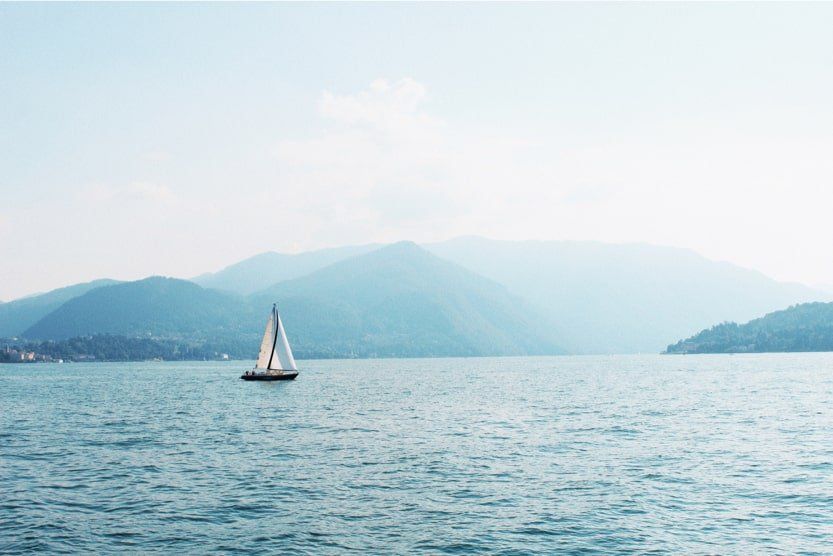 best-places-to-visit-lake-como-boat-tour-min