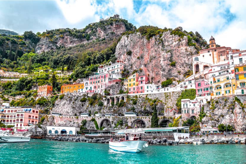 best-summer-holiday-destinations-Italy-amalfi-coast-min