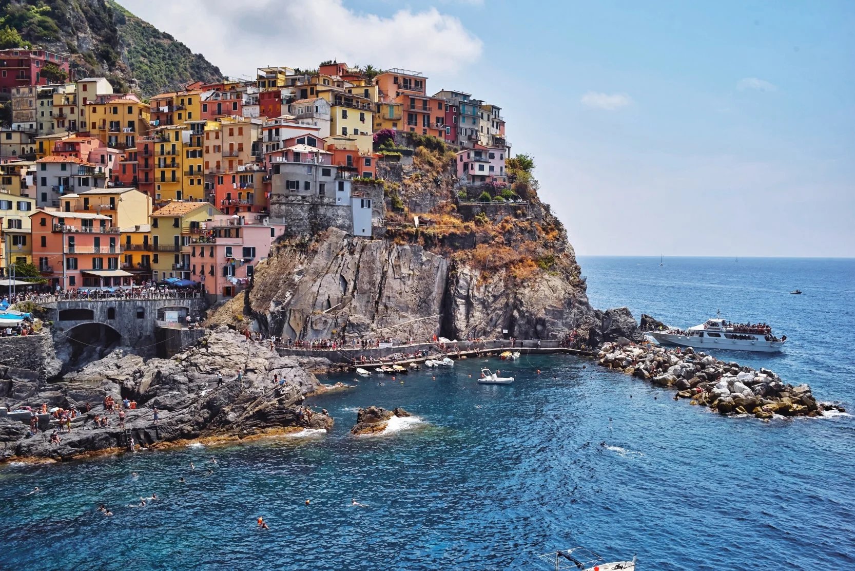 best-villages-in-corsica-header-homes-cliff