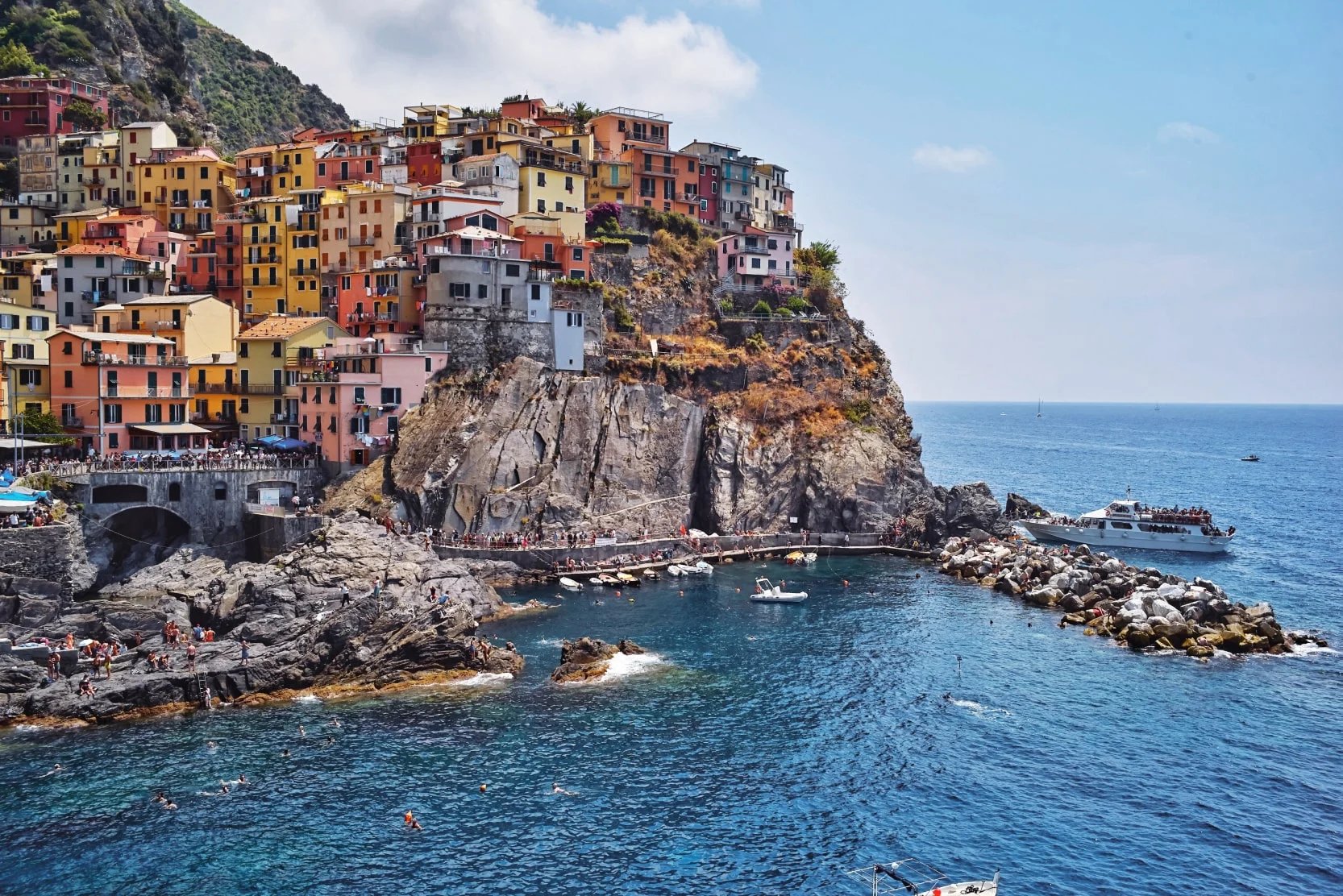 best-villages-in-corsica-header-homes-cliff
