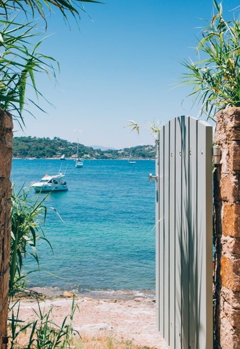 cote-d-azur-holidays-doorway