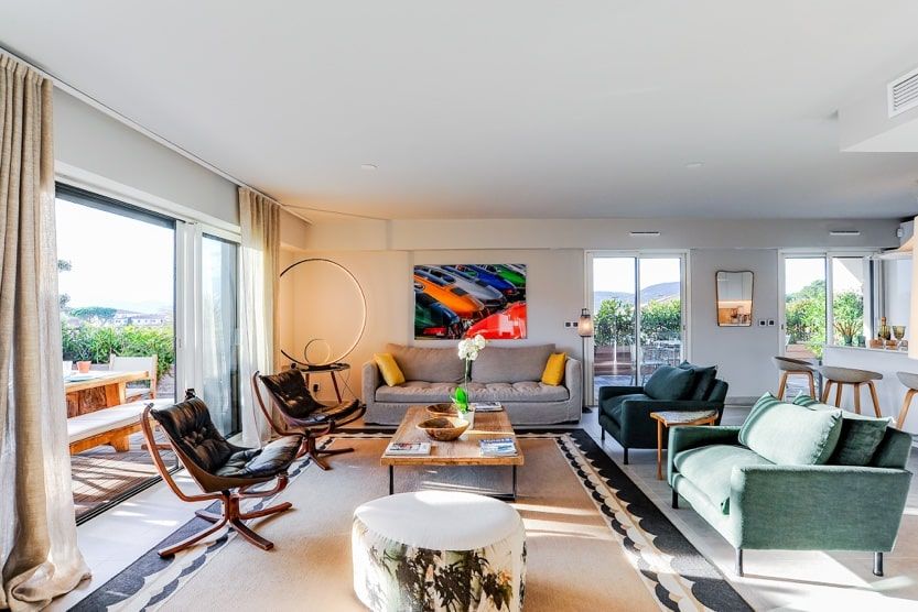 dior-restaurant-saint-tropez-appartment-living-room-min