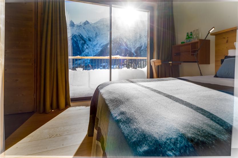 family-ski-chalets-alps-view-1