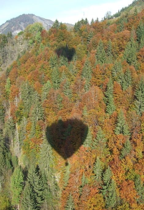 french-alps-summer-holidays-air-balloon