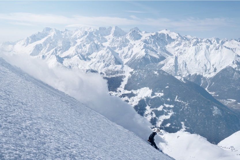 last-minute-luxury-ski-holidays-verbier-snowboard