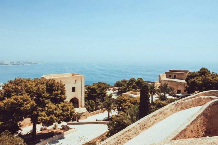 les meilleurs spots paisibles espagne vacances paisibles malaga vue de la mer et de maisons