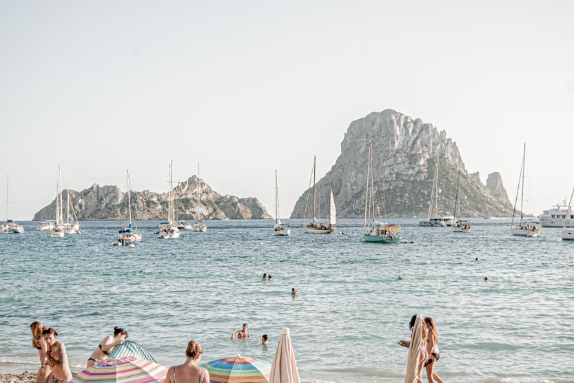 les-plus-belles-plages-ibiza-sable-min