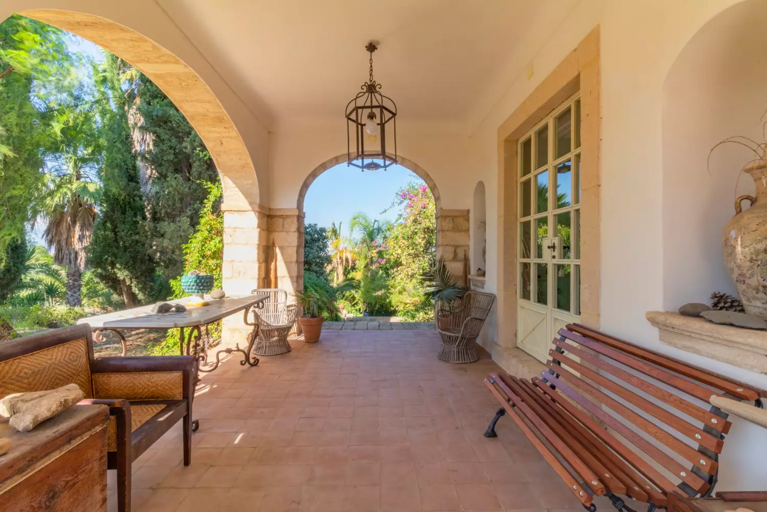 luxury-agritourism-in-italy-sicily-villa-aranciata-min