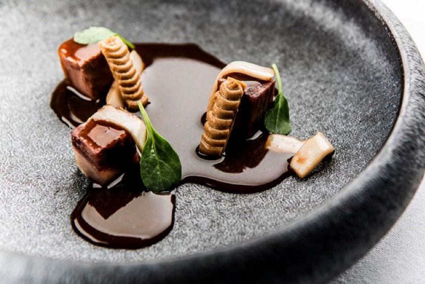 michelin-star-restaurant-spain-aponiente-plate-min