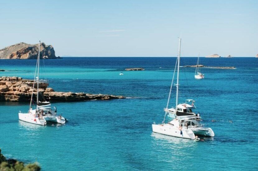 ou sejourner ibiza vacances paisibles mer bateau