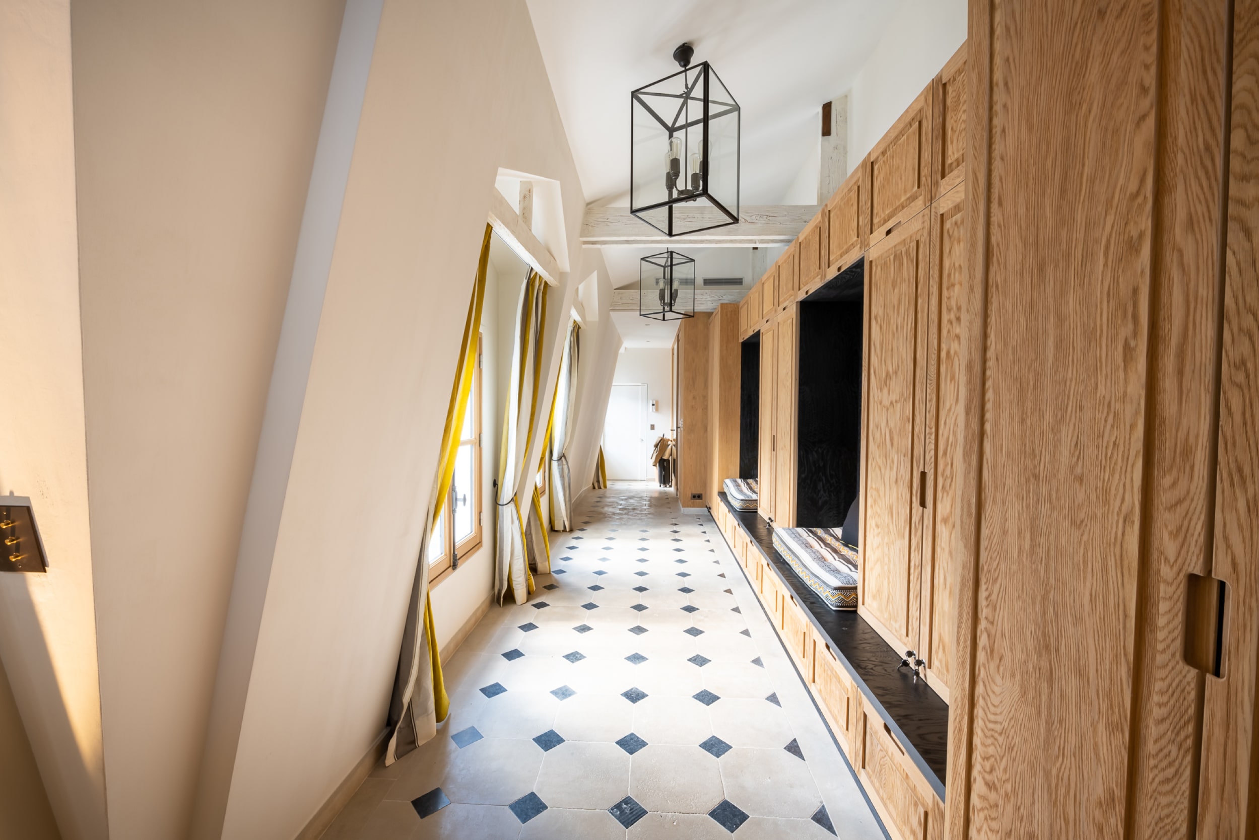 Curated visual reference: Interview At Penthouse Saint Germain Authentic Yet Atypical Charm Photo Inspiration