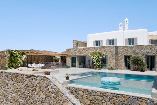 private-villas-in-greece-leto