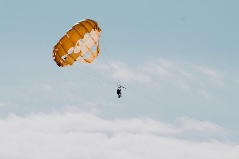 que-faire-a-saint-tropez-en-mai-parapente