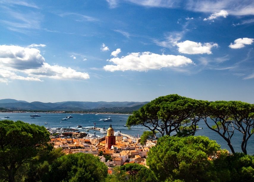 que-faire-baie-saint-tropez-centre-ville-min