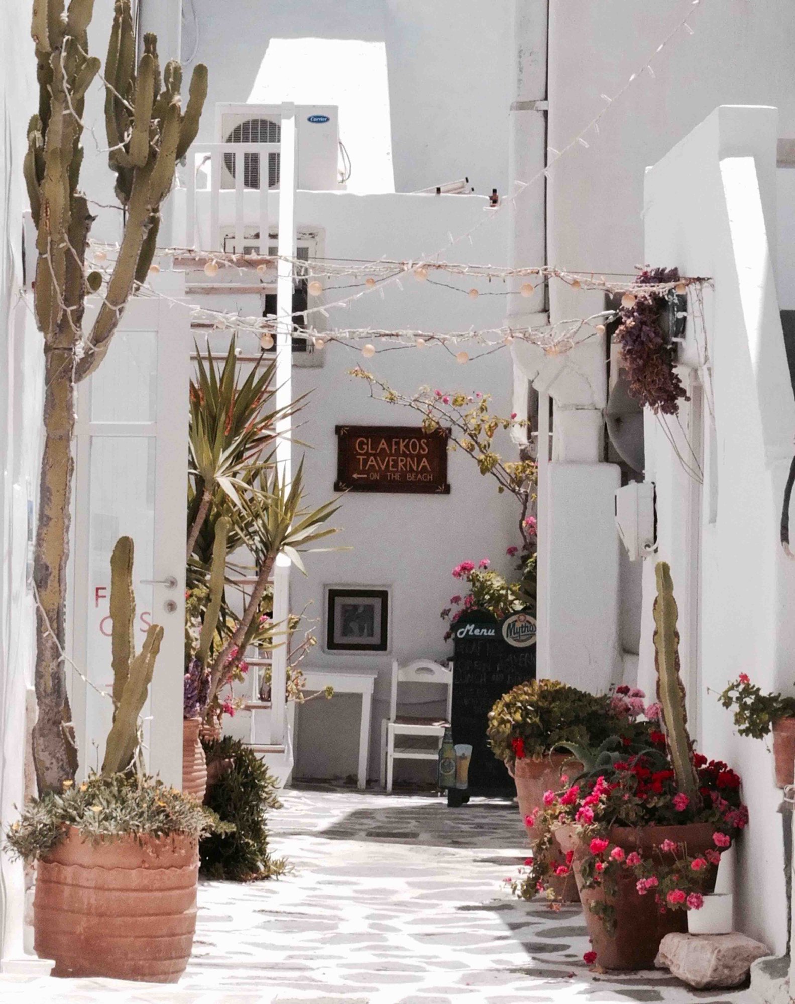 The best bars and restaurants in Paros