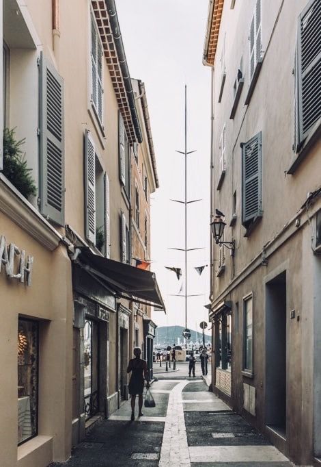 st-tropez-weekend-street