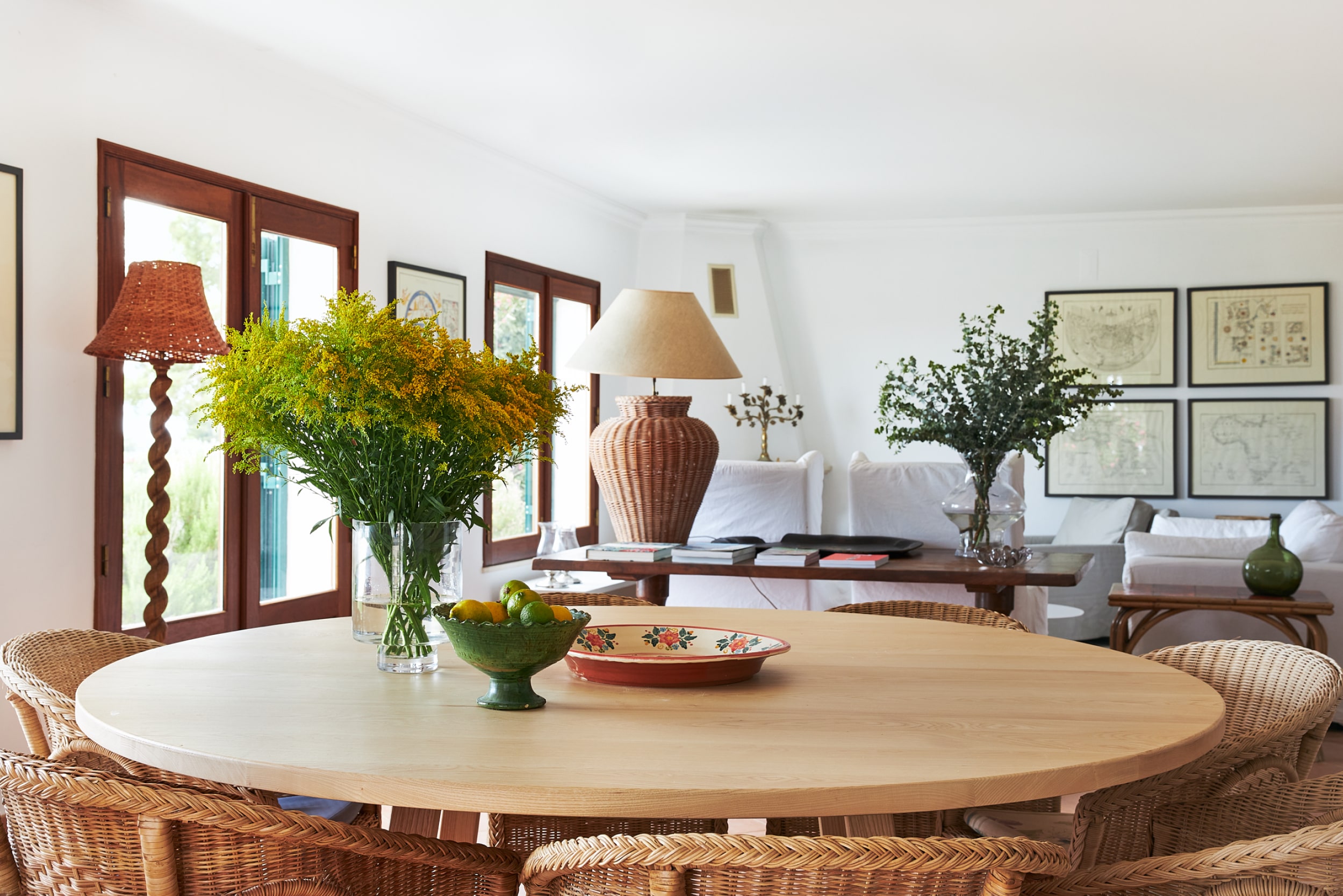 villa-luz-living-room-table-min