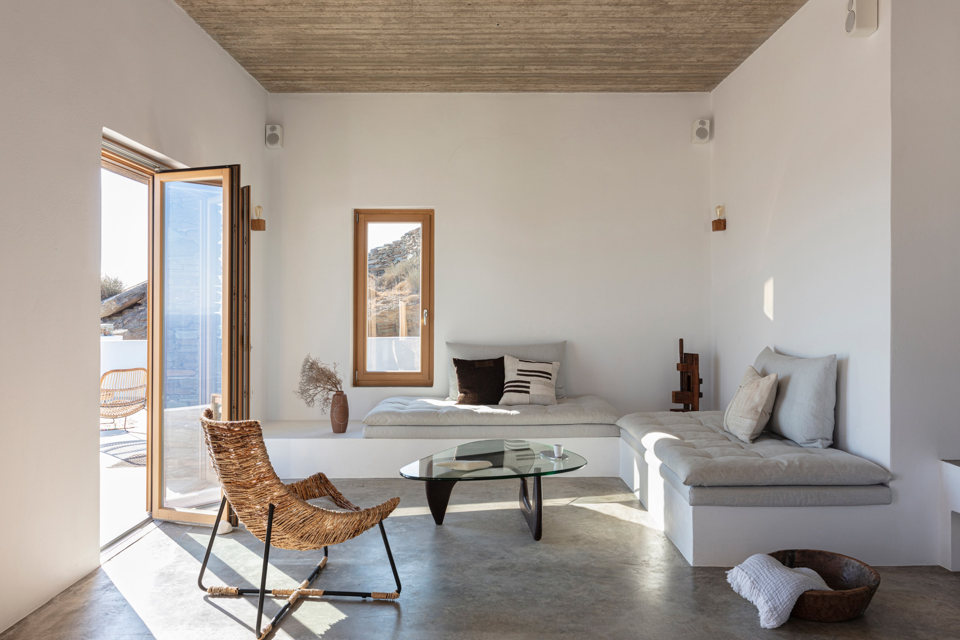 villa-miro-interior-living-room-couch-min