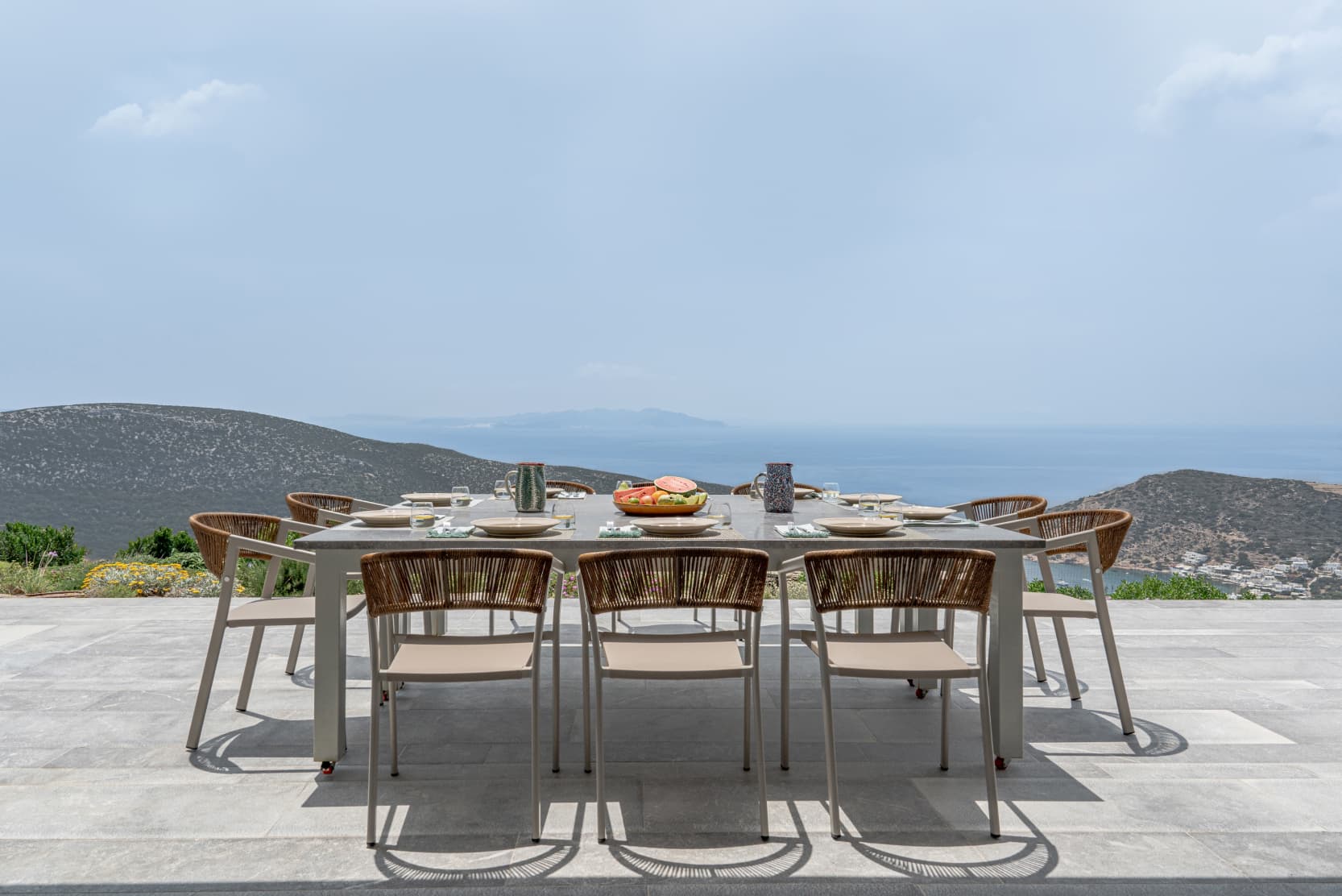 villa-thola-outdoor-dining-min