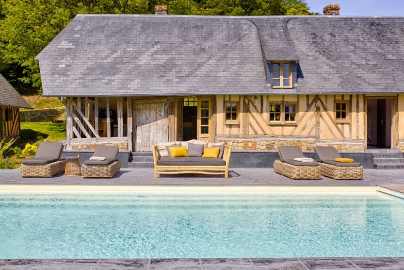 villas-in-normandy-france-with-pool-chateau-mansart