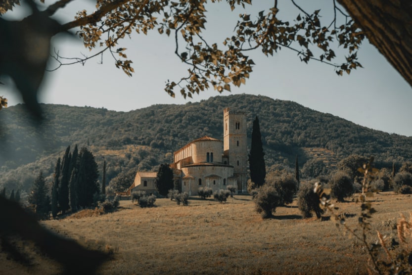 where-to-go-in-italy-church-min