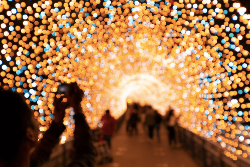 visit-italy-in-december-lights-min
