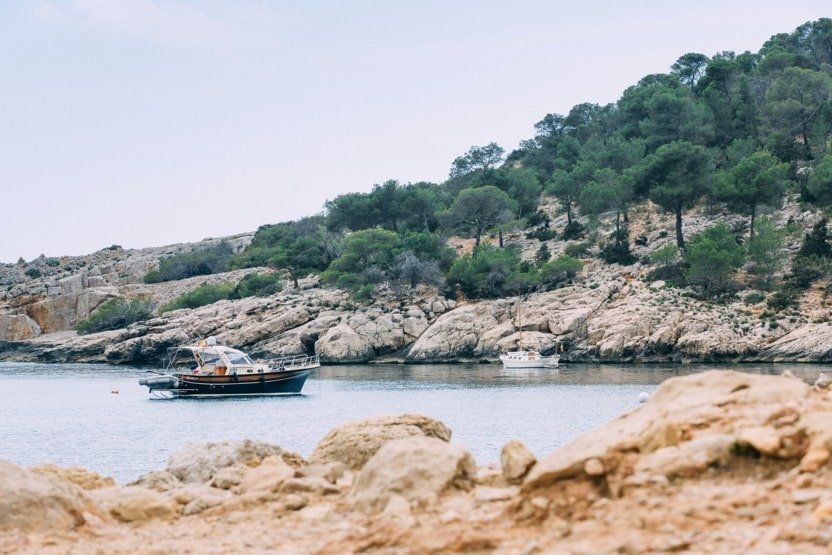 Une journée à Cala Salada ; nos restaurants d'Ibiza favoris au bord de l'eau