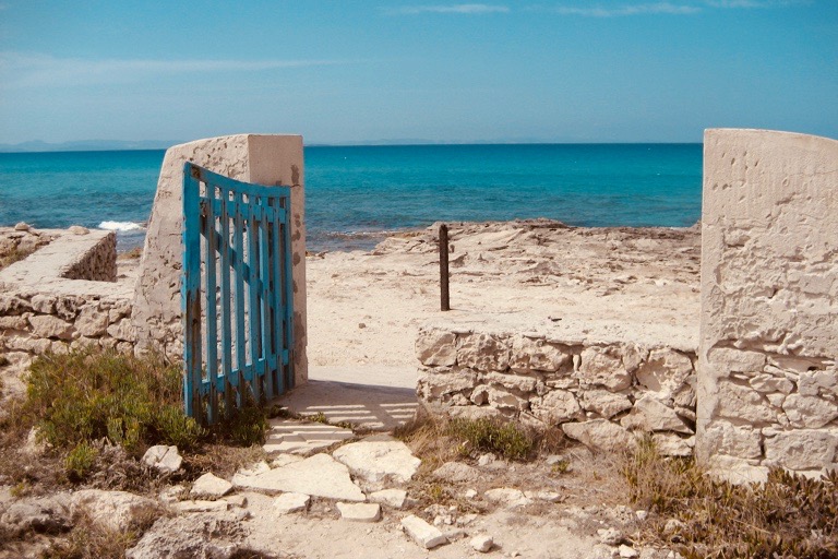 ibiza formentera beach door