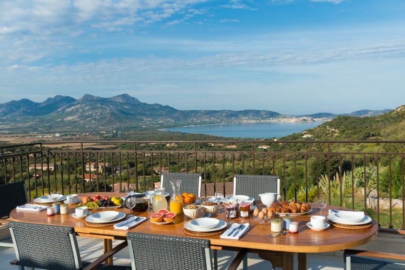 Nos services d’hotel de luxe à Calvi, en Corse