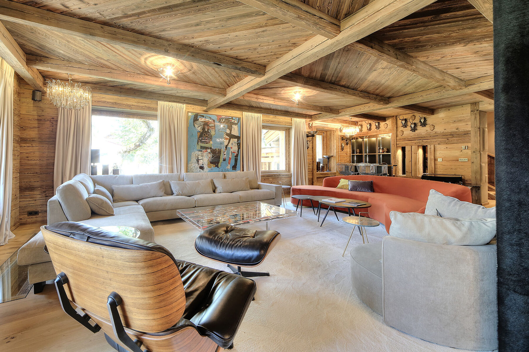 Le salon du Chalet des Sœurs, ancien couvent du centre de Megève
